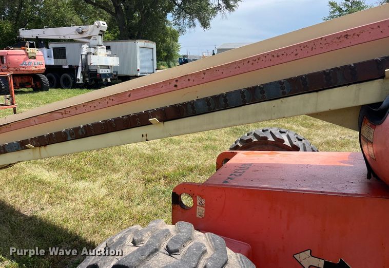 image for item EK8749 2007 JLG 600S boom lift