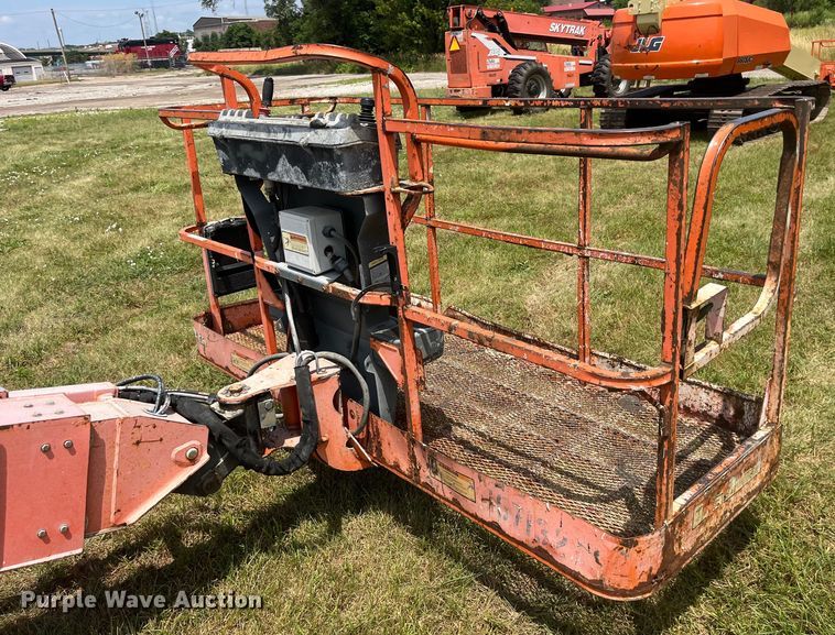 image for item EK8749 2007 JLG 600S boom lift