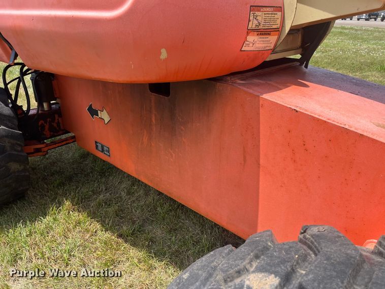 image for item EK8749 2007 JLG 600S boom lift