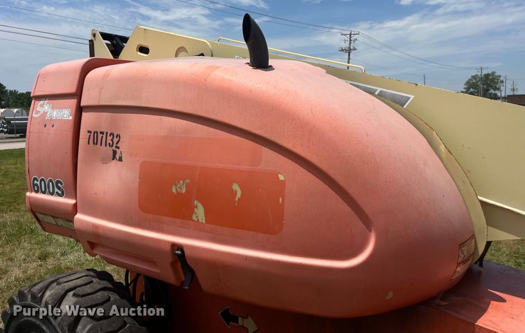 image for item EK8749 2007 JLG 600S boom lift