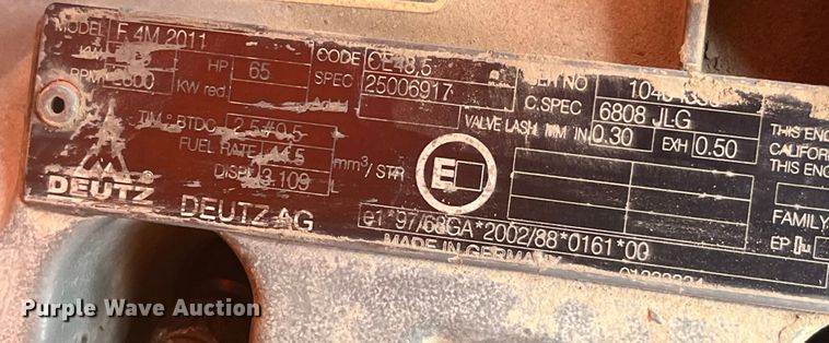 image for item EK8749 2007 JLG 600S boom lift