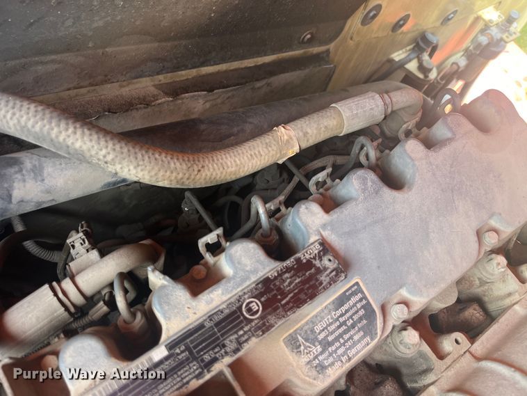 image for item EK8749 2007 JLG 600S boom lift