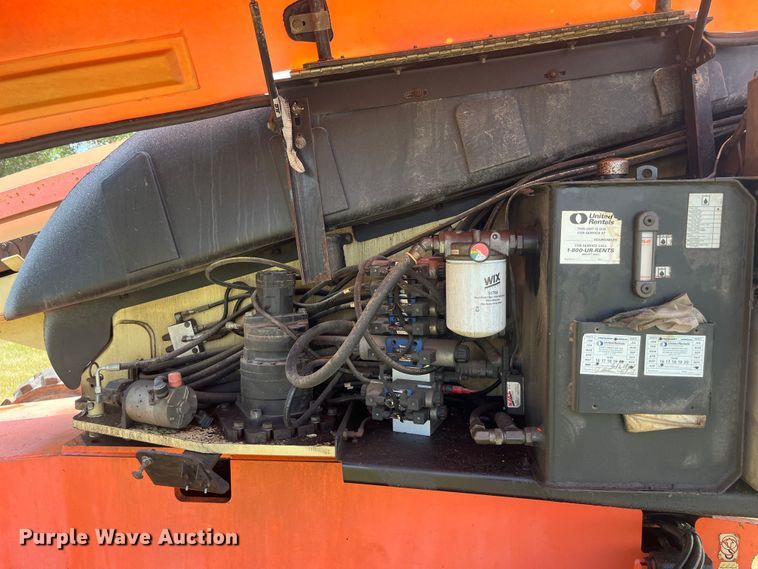 image for item EK8749 2007 JLG 600S boom lift
