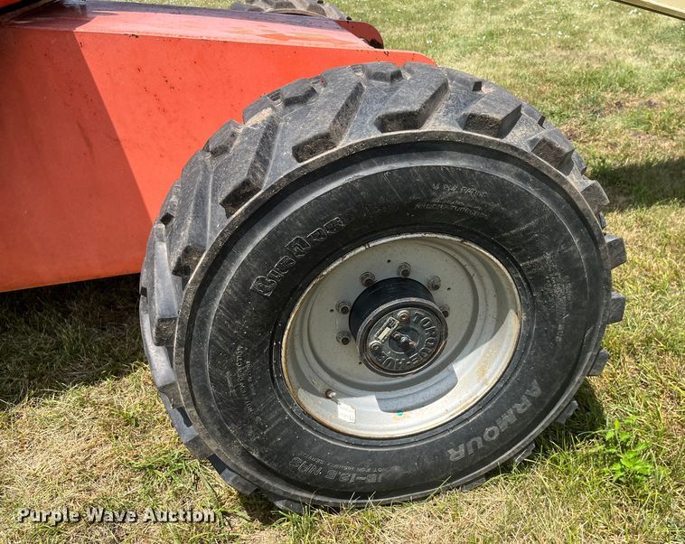 image for item EK8749 2007 JLG 600S boom lift