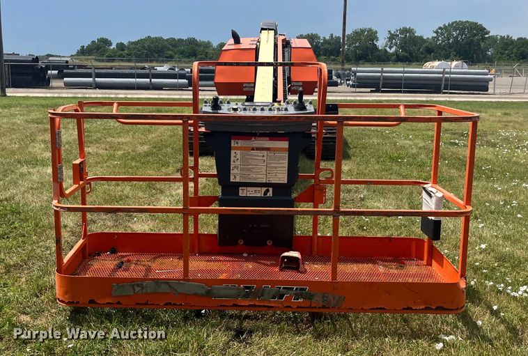 image for item EK8750 2002 JLG 660SJC boom lift