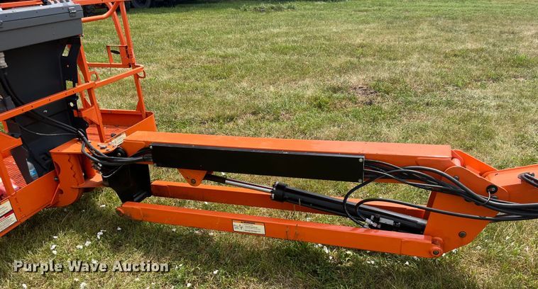 image for item EK8750 2002 JLG 660SJC boom lift