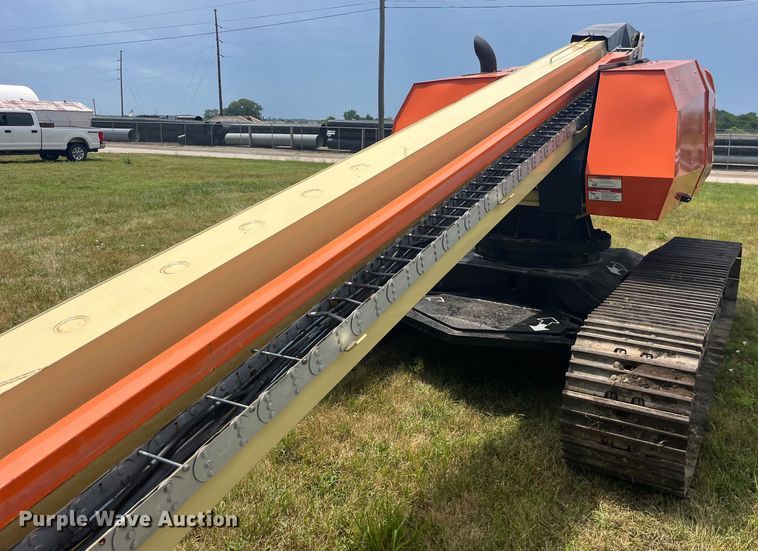 image for item EK8750 2002 JLG 660SJC boom lift