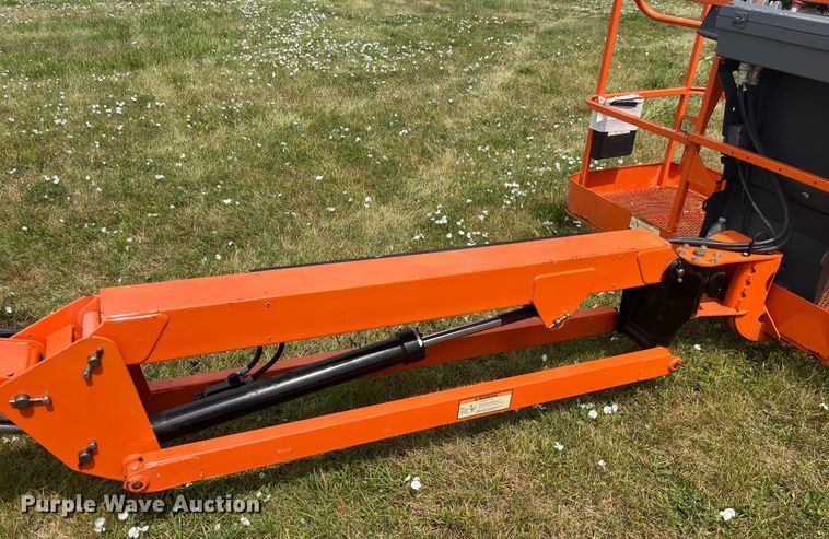 image for item EK8750 2002 JLG 660SJC boom lift
