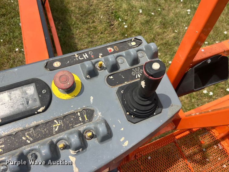 image for item EK8750 2002 JLG 660SJC boom lift