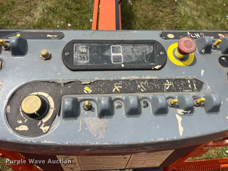 image for item EK8750 2002 JLG 660SJC boom lift