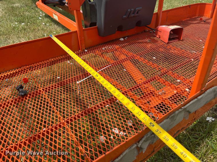 image for item EK8750 2002 JLG 660SJC boom lift