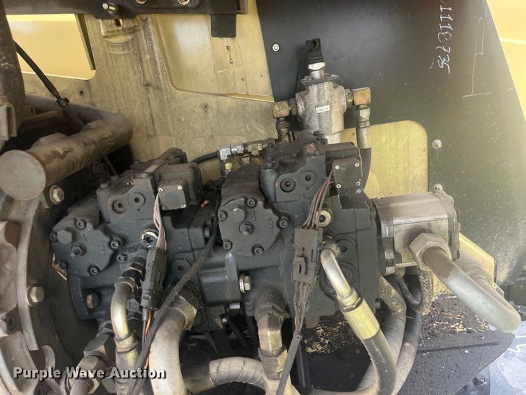 image for item EK8750 2002 JLG 660SJC boom lift