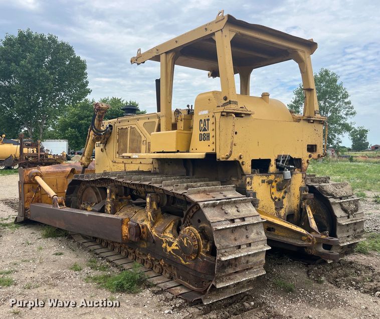 image for item EK8756 Caterpillar  D8H dozer