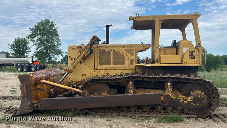 image for item EK8756 Caterpillar  D8H dozer