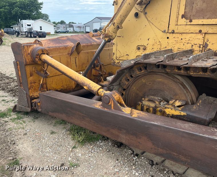 image for item EK8756 Caterpillar  D8H dozer