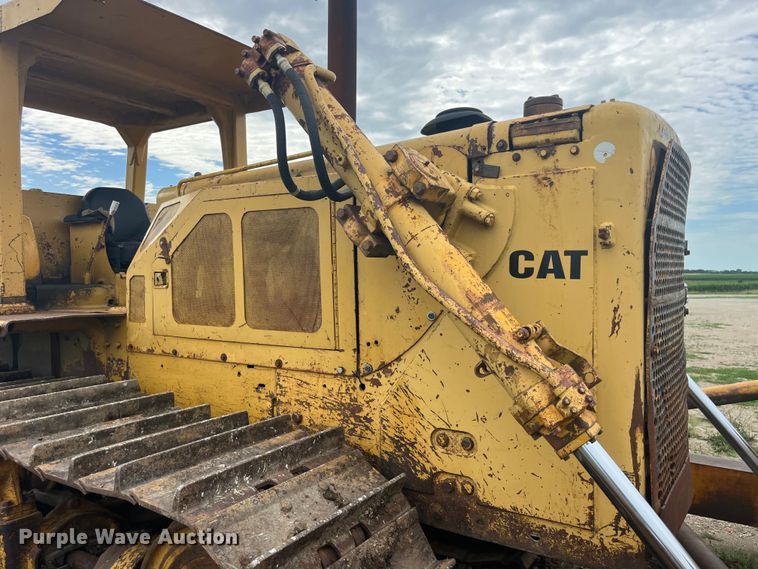 image for item EK8756 Caterpillar  D8H dozer