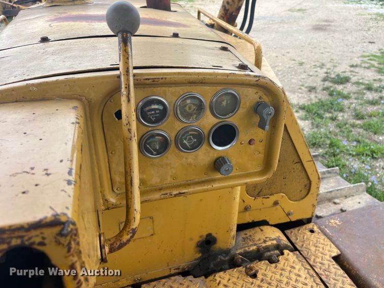 image for item EK8756 Caterpillar  D8H dozer