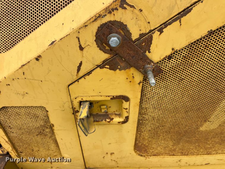 image for item EK8756 Caterpillar  D8H dozer