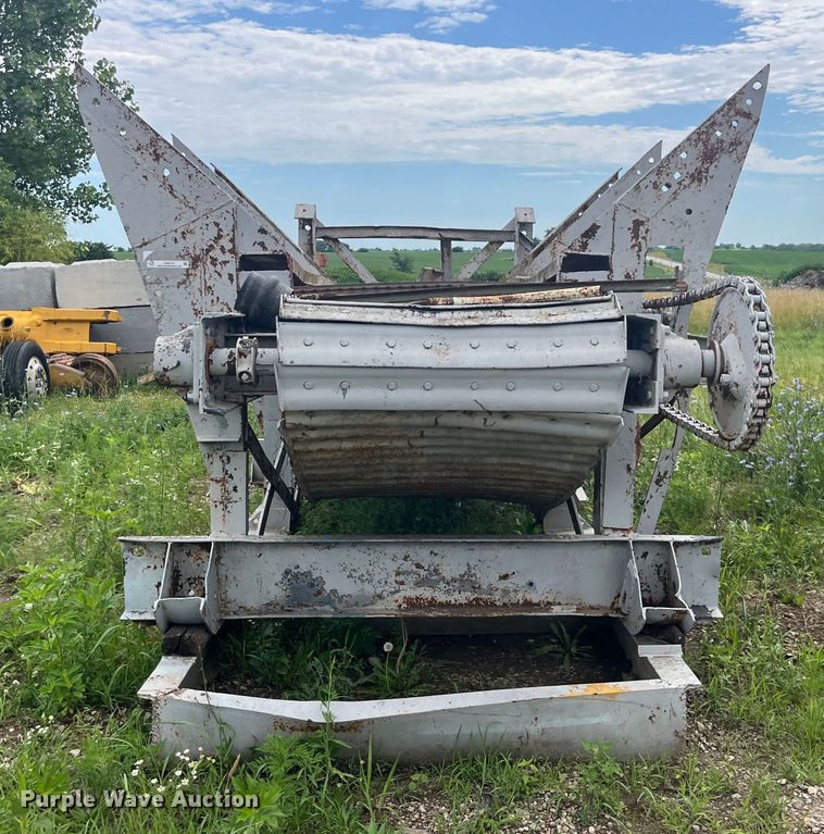 image for item EK8757 Cedar Rapids crusher feeder