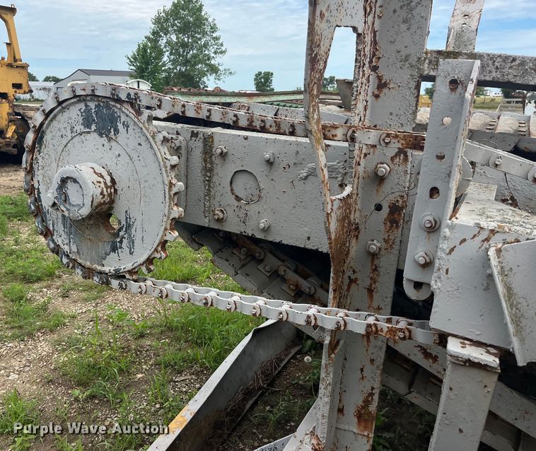 image for item EK8757 Cedar Rapids crusher feeder