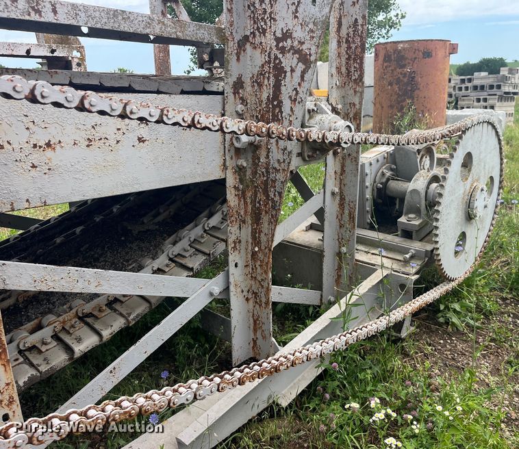 image for item EK8757 Cedar Rapids crusher feeder