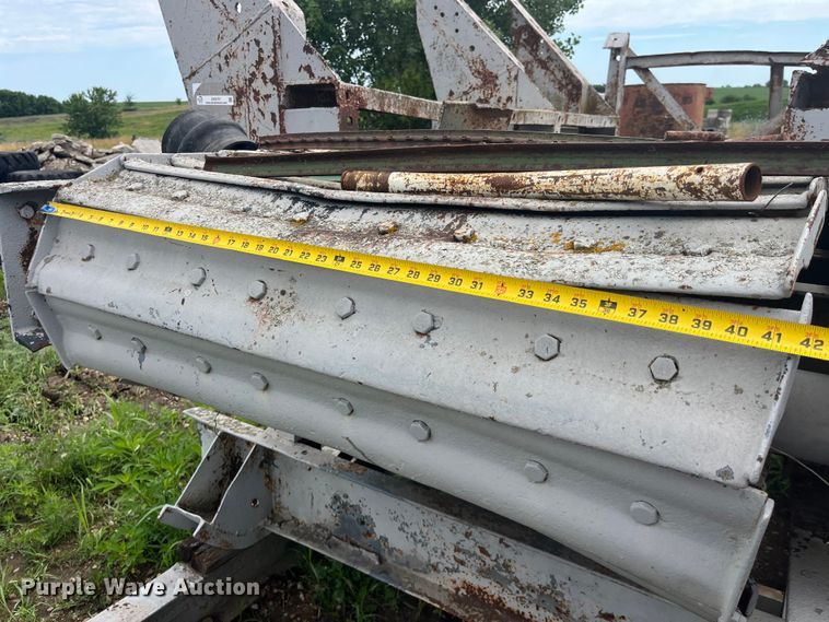 image for item EK8757 Cedar Rapids crusher feeder