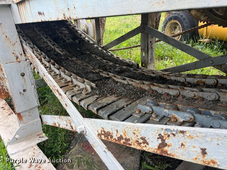 image for item EK8757 Cedar Rapids crusher feeder