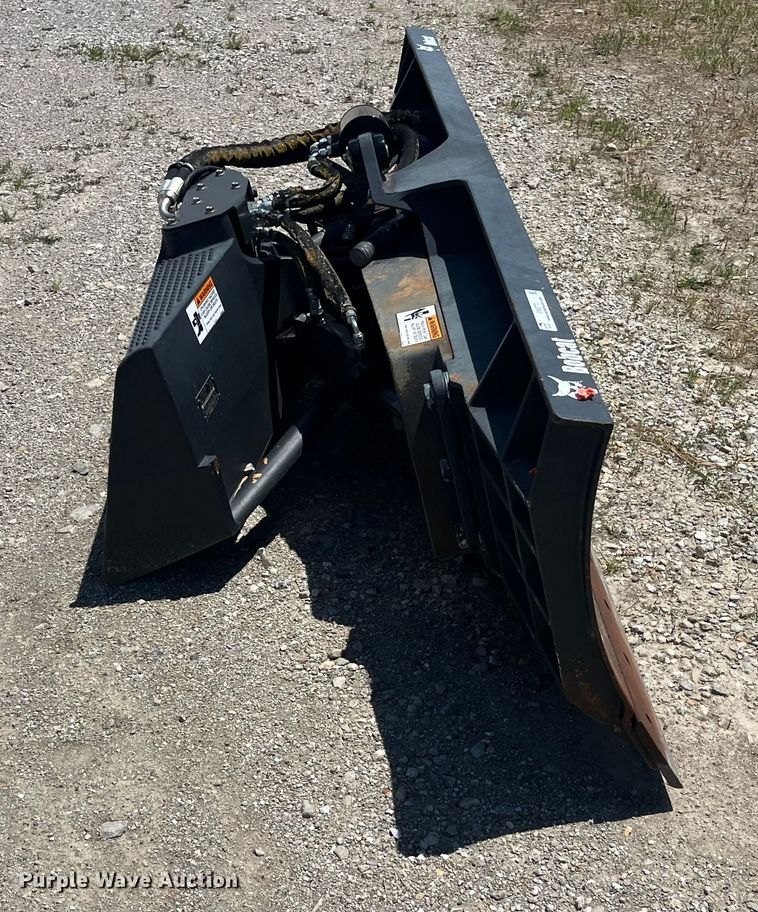 image for item EK8772 2015 Bobcat Dozer Blade 96 skid steer dozer blade