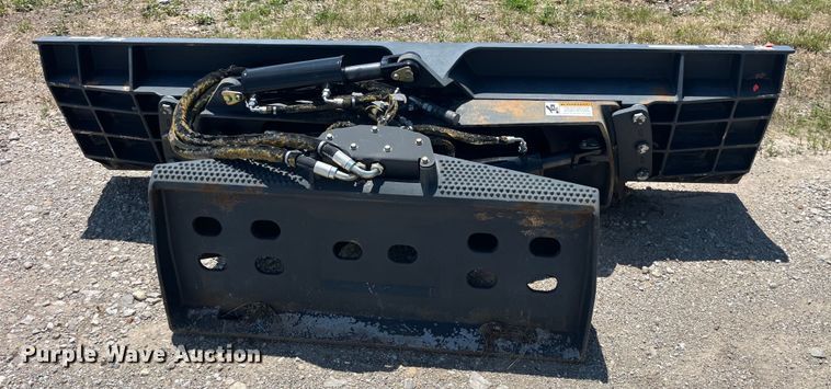 image for item EK8772 2015 Bobcat Dozer Blade 96 skid steer dozer blade