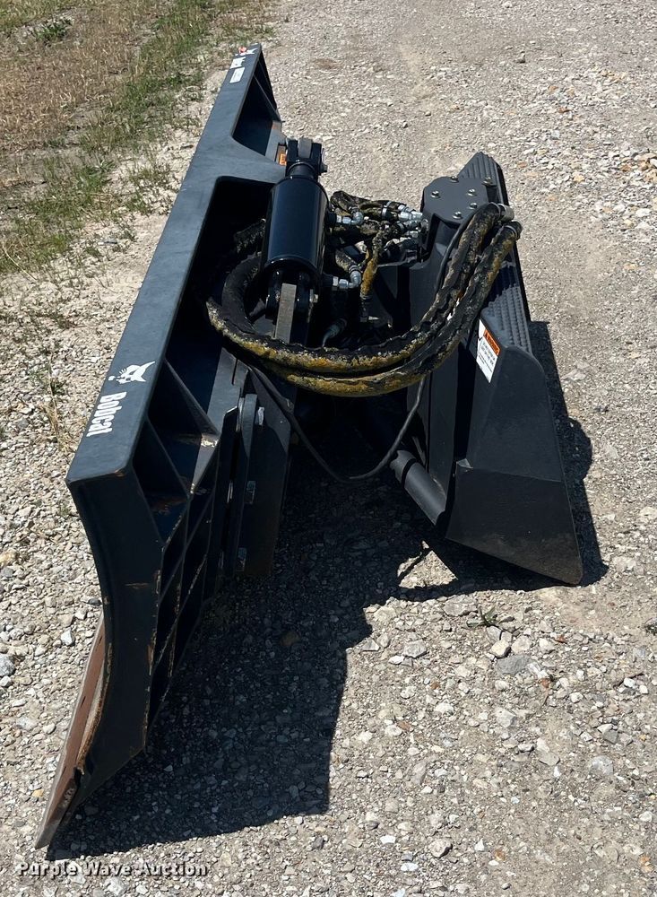 image for item EK8772 2015 Bobcat Dozer Blade 96 skid steer dozer blade