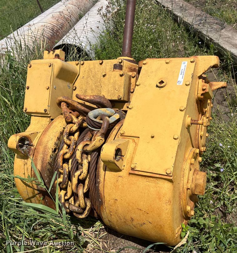 image for item EK8774 Hyster winch