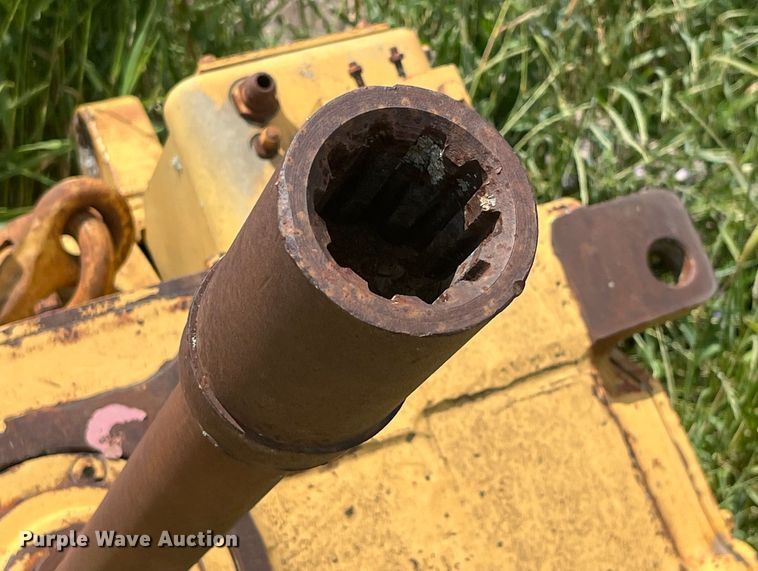 image for item EK8774 Hyster winch