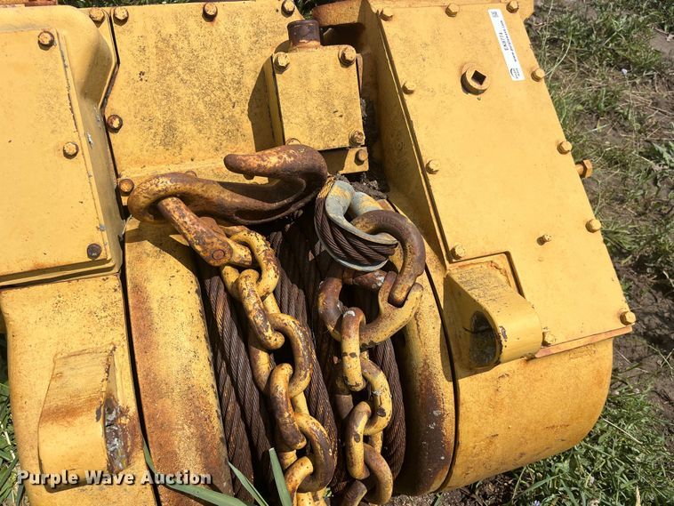 image for item EK8774 Hyster winch