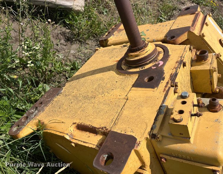 image for item EK8774 Hyster winch