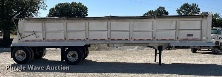 image for item EK8783 1995 Travis 37.6FT TRAVIS P L end dump trailer