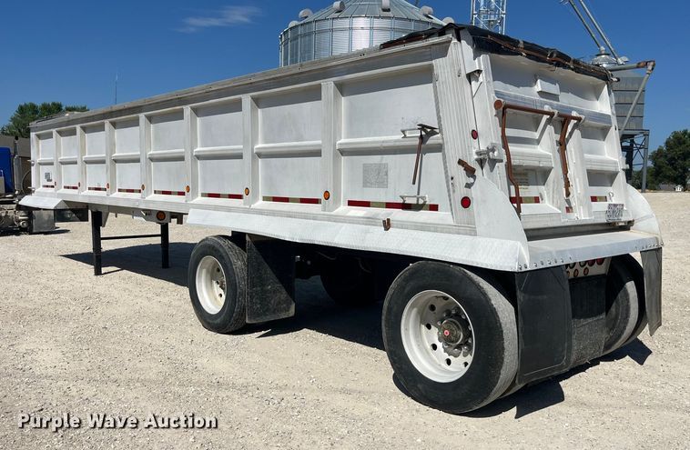 image for item EK8783 1995 Travis 37.6FT TRAVIS P L end dump trailer