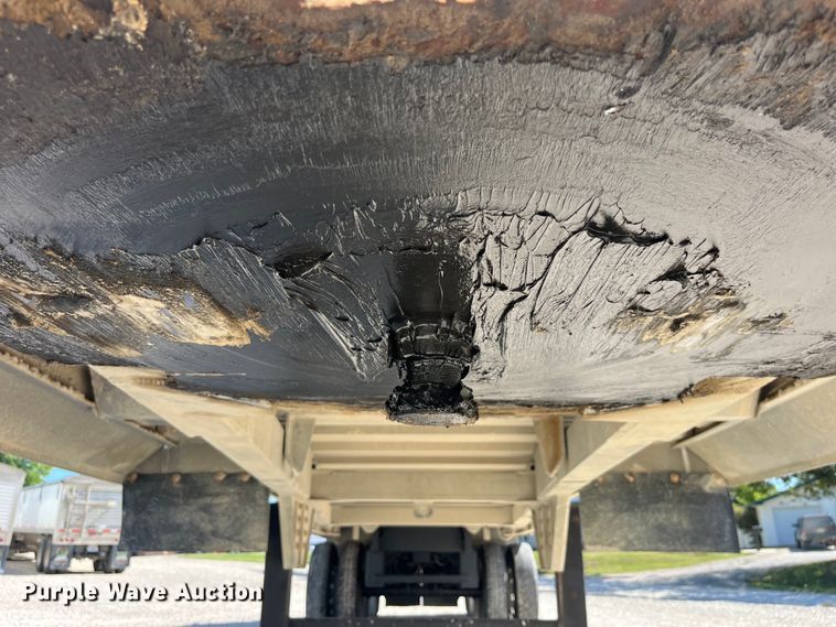 image for item EK8783 1995 Travis 37.6FT TRAVIS P L end dump trailer