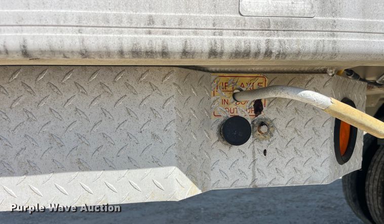 image for item EK8783 1995 Travis 37.6FT TRAVIS P L end dump trailer