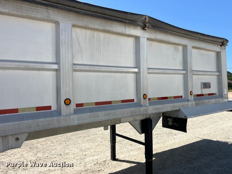 image for item EK8783 1995 Travis 37.6FT TRAVIS P L end dump trailer