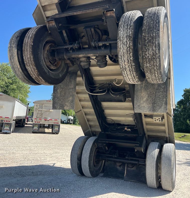 image for item EK8783 1995 Travis 37.6FT TRAVIS P L end dump trailer