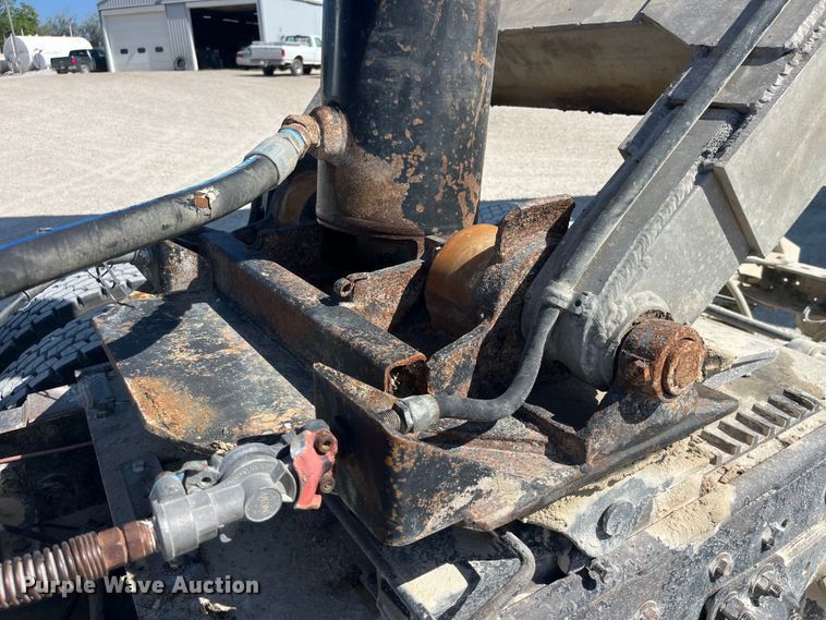 image for item EK8783 1995 Travis 37.6FT TRAVIS P L end dump trailer