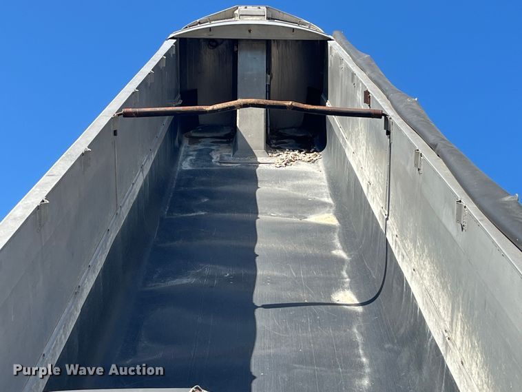 image for item EK8783 1995 Travis 37.6FT TRAVIS P L end dump trailer