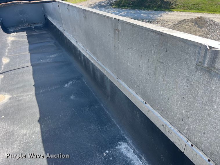 image for item EK8783 1995 Travis 37.6FT TRAVIS P L end dump trailer