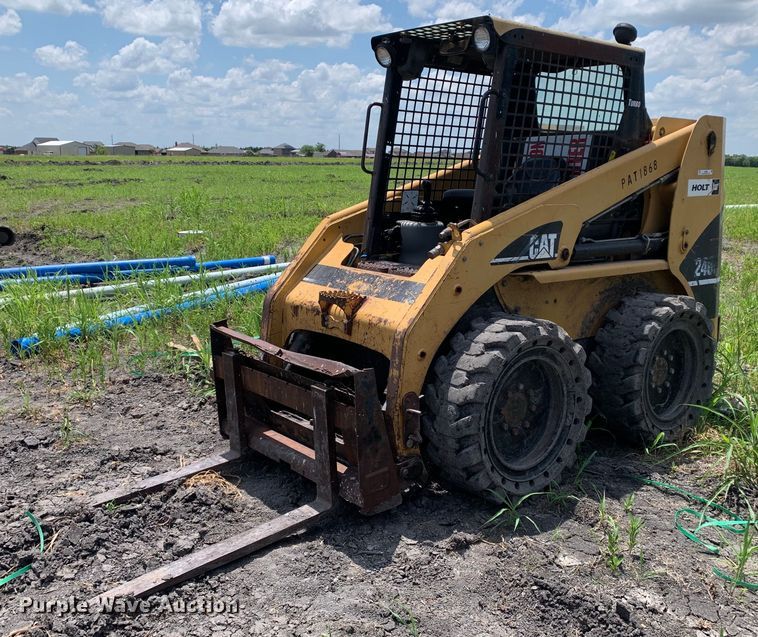 image for item JT9806 2005 Caterpillar 246B skid steer loader