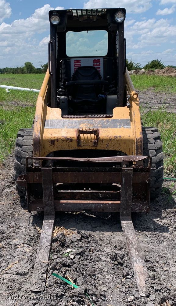 image for item JT9806 2005 Caterpillar 246B skid steer loader