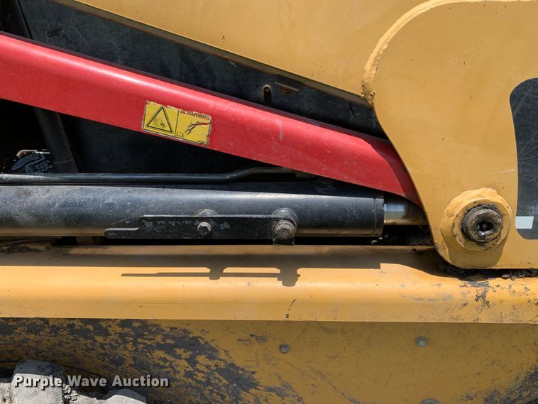 image for item JT9806 2005 Caterpillar 246B skid steer loader