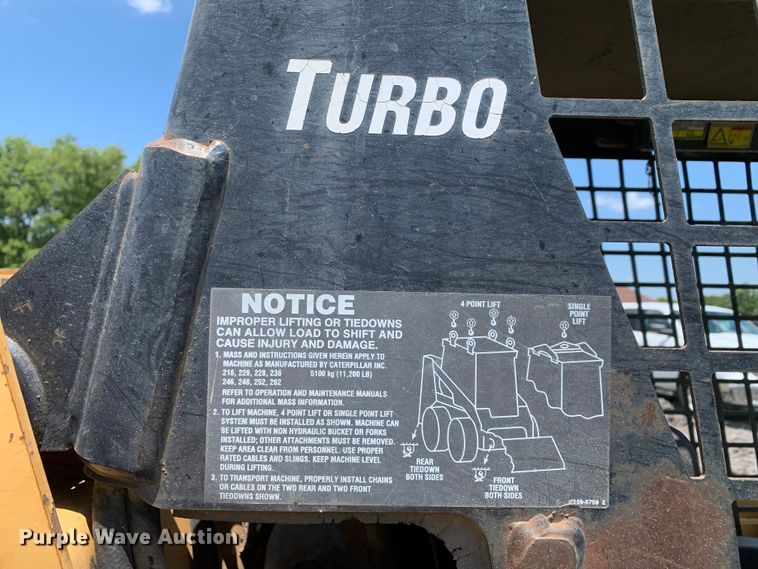 image for item JT9806 2005 Caterpillar 246B skid steer loader