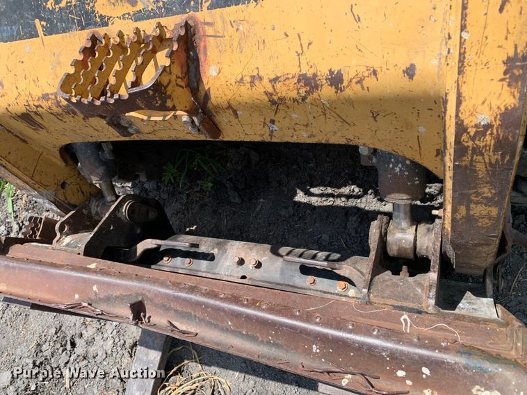 image for item JT9806 2005 Caterpillar 246B skid steer loader