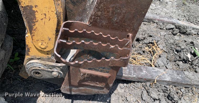 image for item JT9806 2005 Caterpillar 246B skid steer loader