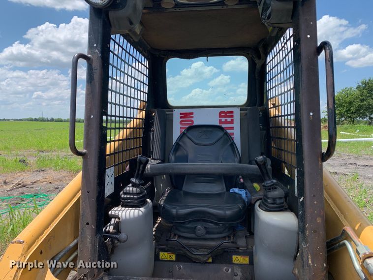 image for item JT9806 2005 Caterpillar 246B skid steer loader